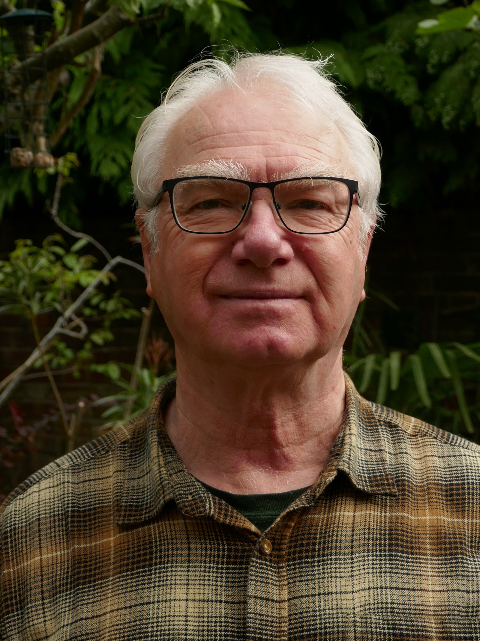 Laurence Mitchell Cicerone author MITCHELL