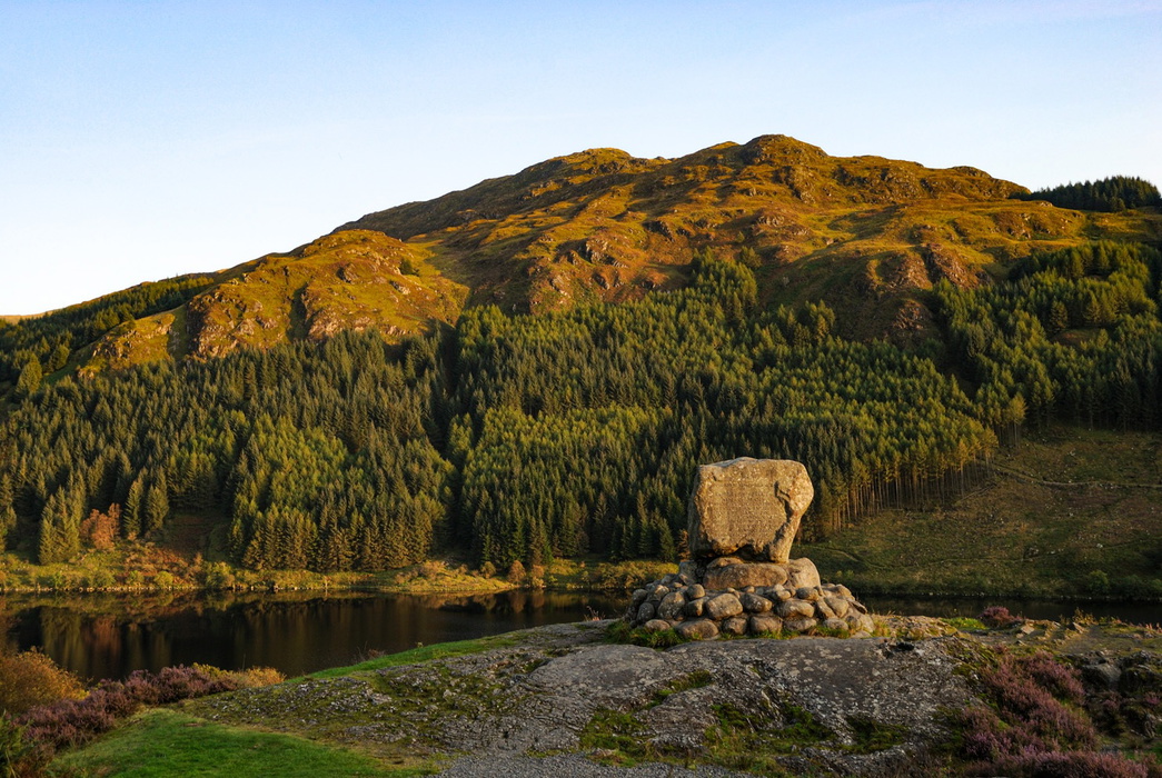 'Bruce's Stone' on the shores of Loch Trool – allegedly where the future king stood to direct the battle