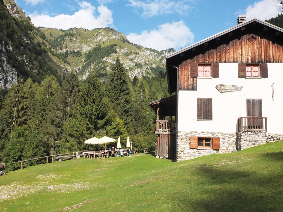 Alta Via 1 - Trekking in the Dolomites - Route Photos