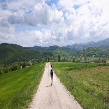 Walking into an Umbrian vista between Citerna and Citta di Castello