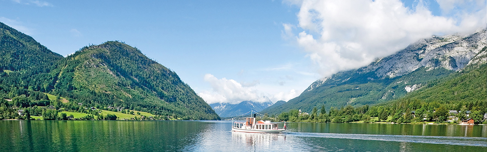 Ferry on Grundlsee, departing from Gößl