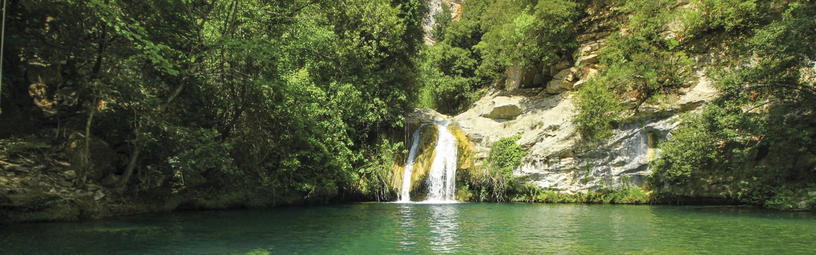 Gorg Blau is a popular swimming spot along the route Walk 4