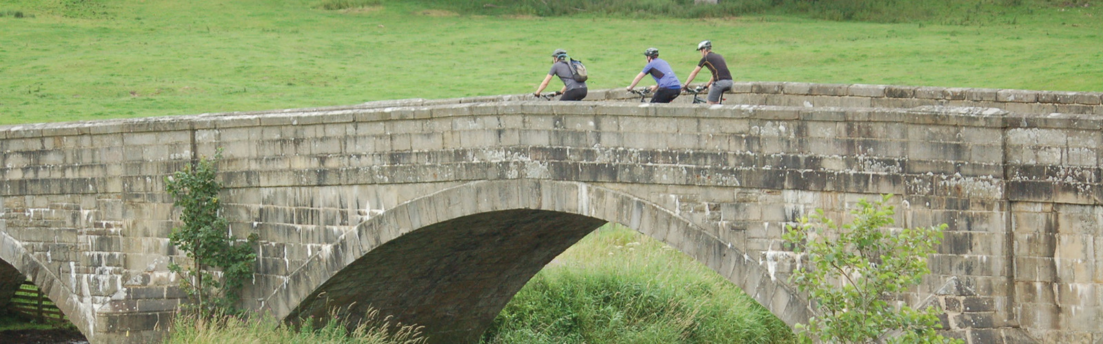 Crossing the Ribble on Halton Bridge (Photo: Geoff Cater)