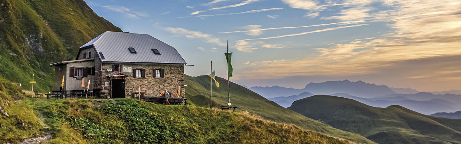 Gleiwitzer Hut at sunset, Trekking in Austria's Hohe Tauern