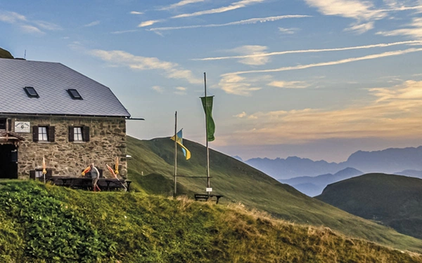 Gleiwitzer Hut at sunset, Trekking in Austria's Hohe Tauern