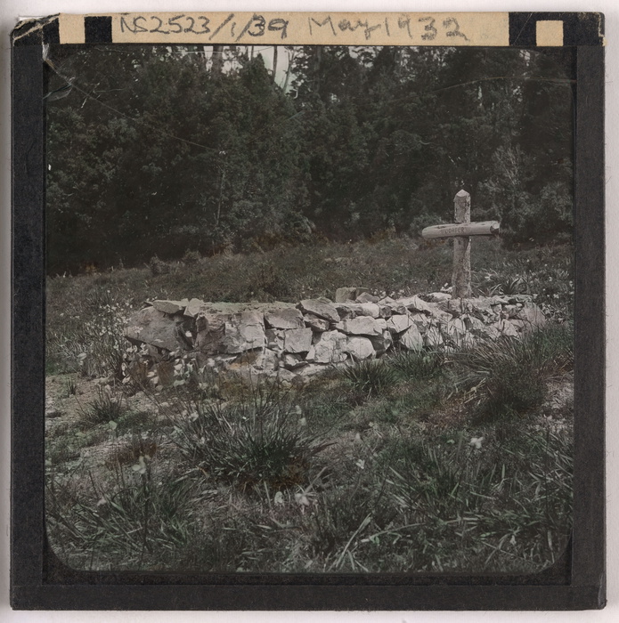 Gustav Weindorfers grave May 1932 F Smithies Collection Tasmanian Archives NS2523 1 39