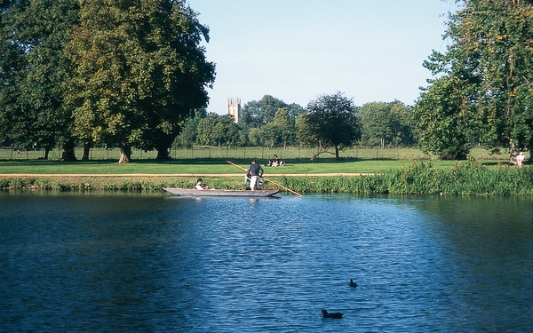 An intro to... The Thames Path
