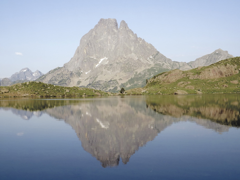 Pic du Midi d Ossau from Lac Gentau Stage 13